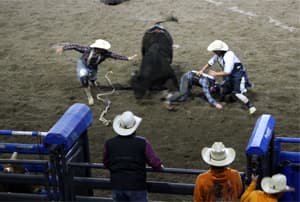Veurem un rodeo en directe en el nostre viatge de costa a costa en moto